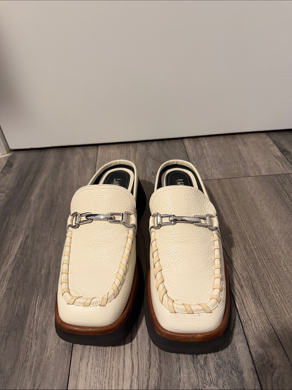 Labucq Cream Leather Mule Loafers
